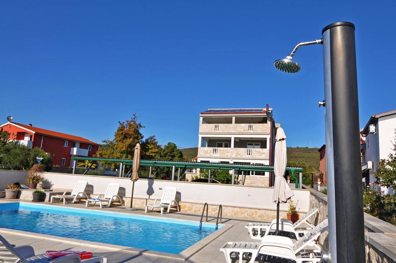 Apartment Tony With Private Pool Sukošan Exterior foto