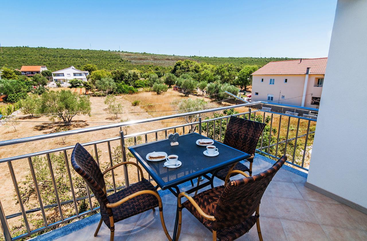 Apartment Tony With Private Pool Sukošan Exterior foto